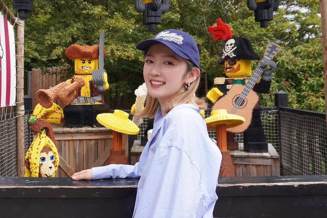 神谷由香さんのインスタグラム写真 - (神谷由香Instagram)「LEGOLAND Windsor🎡 @legolandwindsor   最高に楽しかった🥰✨ 予想以上に広くて楽しくてクォリティ高くてびっくり！  ミニランドが可愛すぎて細かい所までずっと見てられた🥹伝われこの可愛さ🥹  スワイプして最後の一枚のチル夫婦お気に入りMovie☺︎☺︎  日本のレゴランドも帰ったらいきたいな🥳  #legoland #legolandwindsor #windsor #レゴランド　#レゴランドウィンザー　#LEGO #レゴ」7月27日 18時13分 - kamiya_yuka_