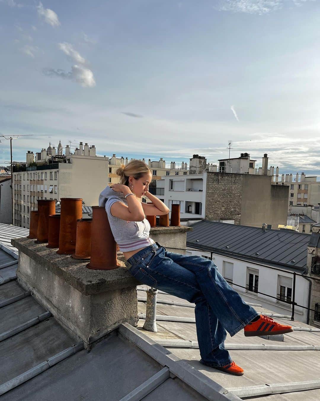 サクラ・キルシュのインスタグラム：「rooftop」
