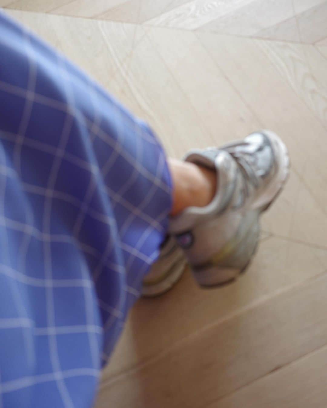 ungrid_yurieさんのインスタグラム写真 - (ungrid_yurieInstagram)「レイヤードが楽しみやすいワンピース🩵💙 私はゆるっとTシャツをインで😎 ブルーの柄が気分です レモンカラーのTシャツを合わせた カラーコーディネートも可愛いだろうと妄想🍋 色んなスタイルが思い浮かぶ💭 #searoomlynn#カラーファッション#カジュアル服」7月27日 18時41分 - chiku_y34
