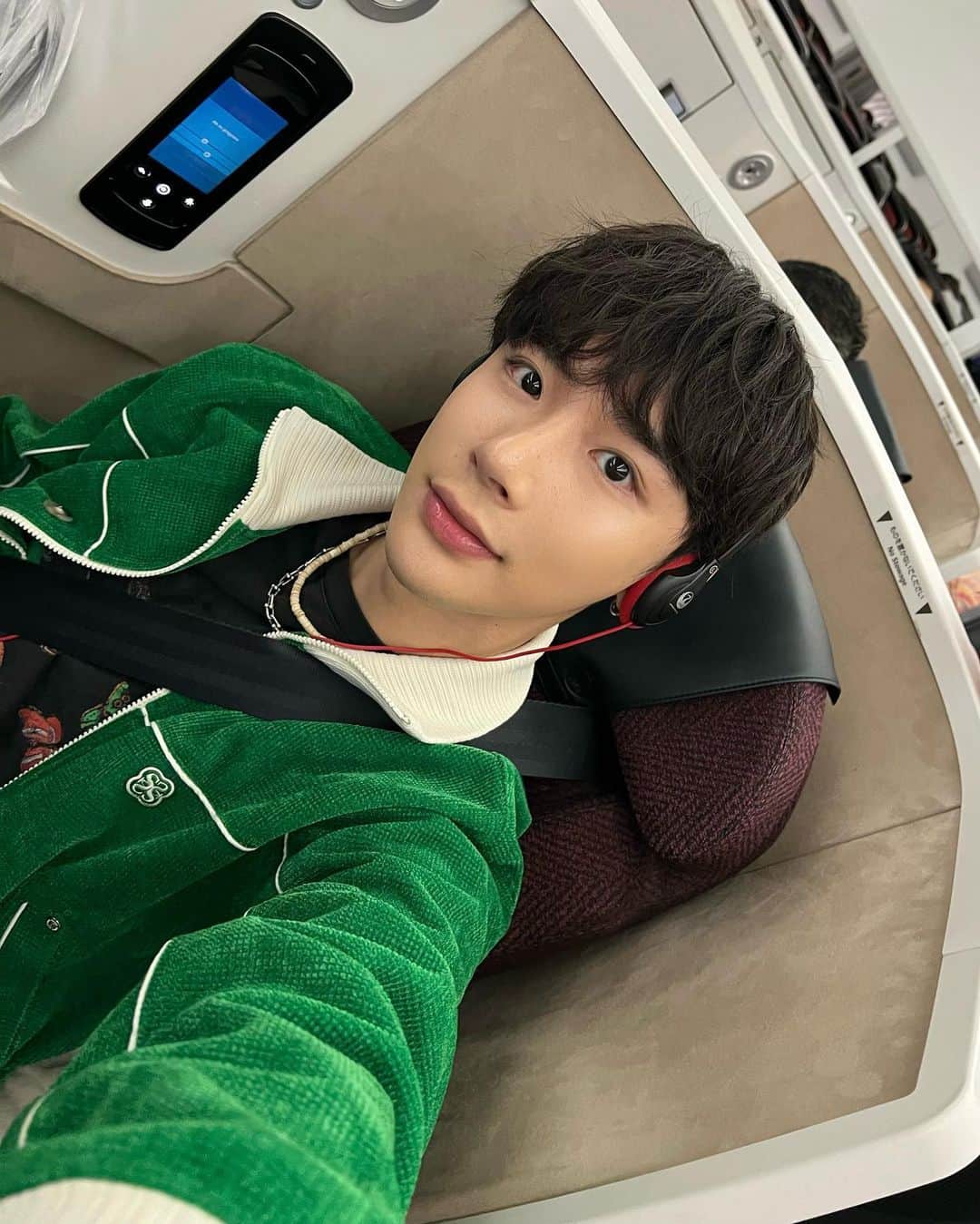 よしあきのインスタグラム：「またまた韓国✈️☁️🫶🏻」