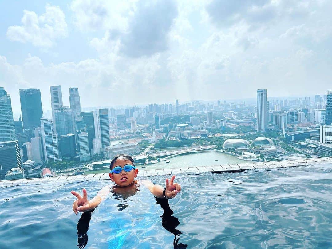 上村知世さんのインスタグラム写真 - (上村知世Instagram)「ずっとこんな生活がしたいw 楽しい時はあっという間だなぁ💦 彼の記憶に残るいい旅にできたかな？ 経験は力なり！  #夏休み #vacation #singapore」7月27日 18時53分 - tomose0207