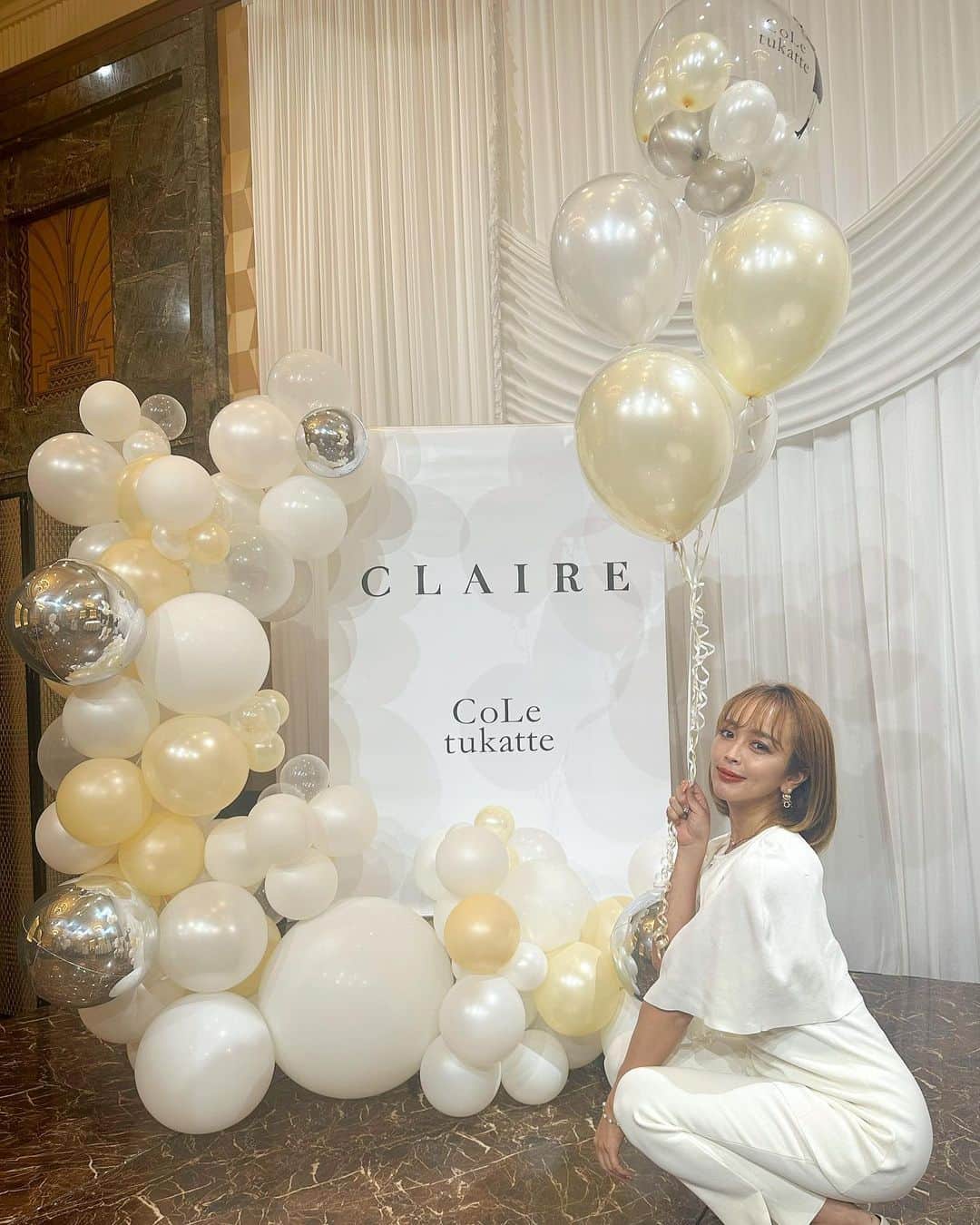 板橋瑠美のインスタグラム：「⁡ ⁡ 無添加ミネラル洗顔『CoLe tukatte』 ⁡ ⁡ 天然ミネラル配合の無添加洗顔パウダーのCoLe tukatteのローンチパーティーへご招待いただき行ってきましたー！！ ⁡ ⁡ ⁡ 素敵なパーティーだったし、実験を生で見れて数値が一目でわかるからびっくり💓 ⁡ ⁡ この実験でわかるのは、 水道水の塩素除去してどんどん数字が変わっていって、 水素を発生させて、抗酸化作用をもたらすアンチエイジングにピッタリの洗顔てことがわかる❤︎ ⁡ ⁡ 天然ミネラル成分なので、温泉に入ってる気分になるような硫黄の香りがしますが、この成分が美肌の素みたい！^ ^ ⁡ ⁡ ⁡ ⁡ 私乾燥肌だから、界面活性剤入ってるやつ使えないし、小皺の原因になるから使えないんだけど、 これは洗い上がりも良くてツルッツルだしワントーン上がった感じがする✨✨ ⁡ ⁡ 基礎化粧品や化粧ノリもバッチリ💓 ⁡ ⁡ "未来の自分へプレゼント"をコンセプトにしたイラストも可愛い^ ^ ⁡ ⁡ @coletukatte  ⁡ ⁡ 是非お試しをーー((((･´ω`･)))) ⁡ ⁡ ⁡ ⁡そしてTIKTOKで大人気のペルピルズの2人のアカペラを生で聞けてお耳が幸せでした💓🥹 ⁡ ⁡ ⁡ ⁡ #Coletukatte #美肌#美容#無添加洗顔パウダーColetukatte #アンチエイジング#無添加洗顔パウダー#美活#無添加洗顔パウダーcole#美容#山口奈津#シーラン#洗顔#オススメ#コレツカッテ」