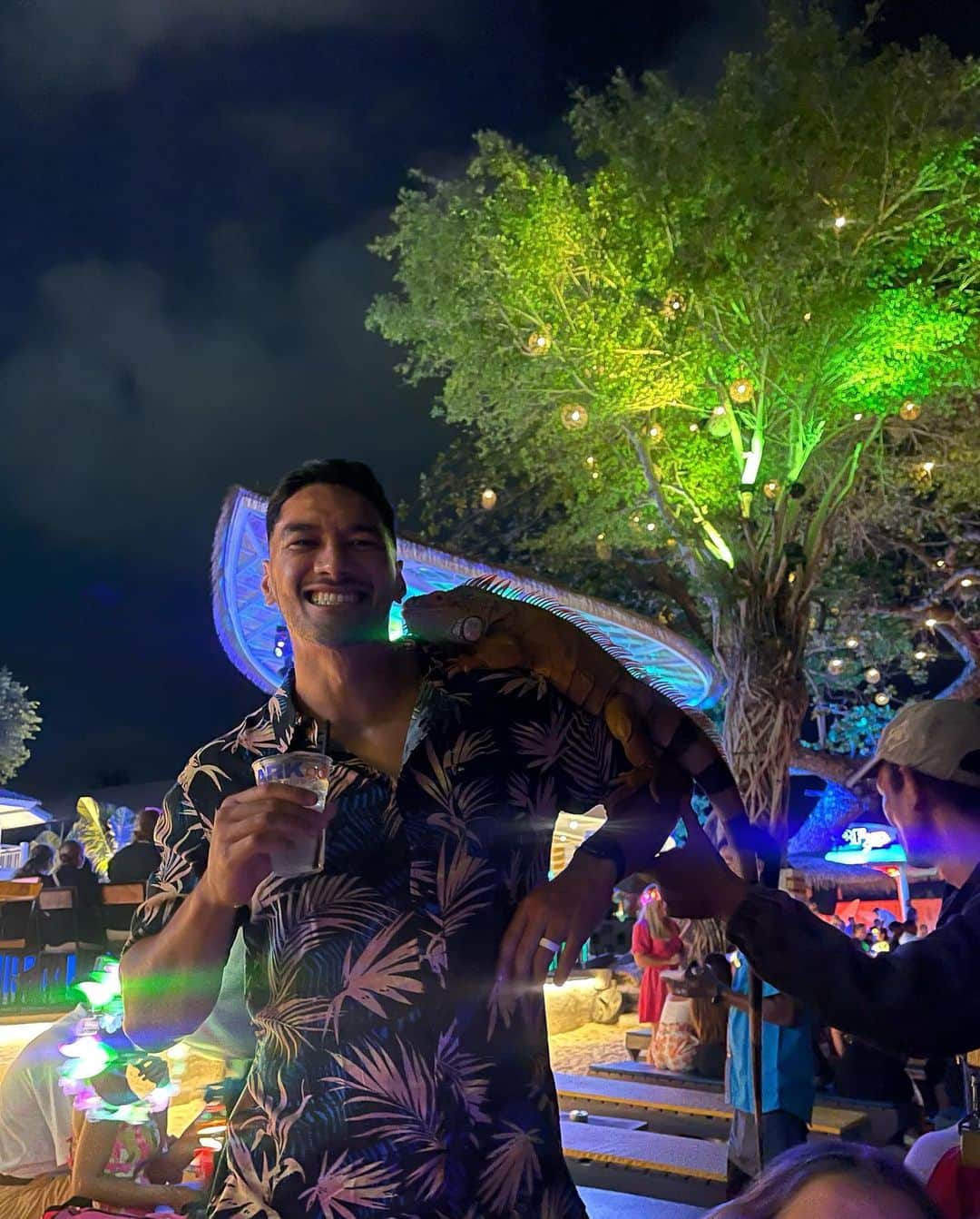 ラファエレ・ティモシーさんのインスタグラム写真 - (ラファエレ・ティモシーInstagram)「6月 タイ🇹🇭 ☀️🏝️」7月27日 19時07分 - timlafaele