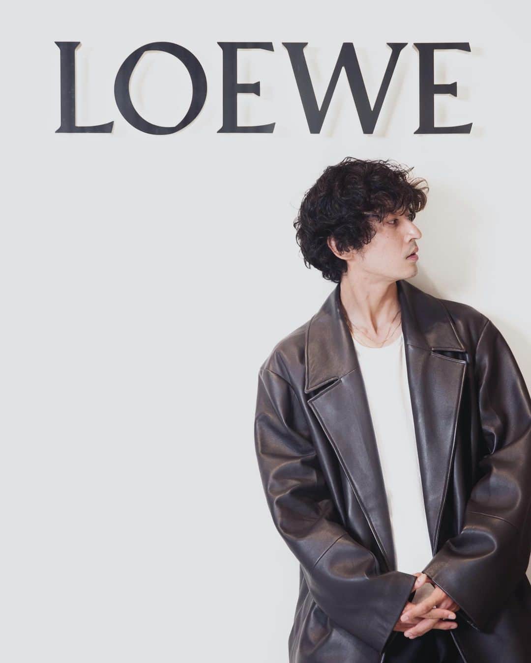上杉柊平のインスタグラム：「🪷  #loewe  #loewefw23  #thanksloewe」