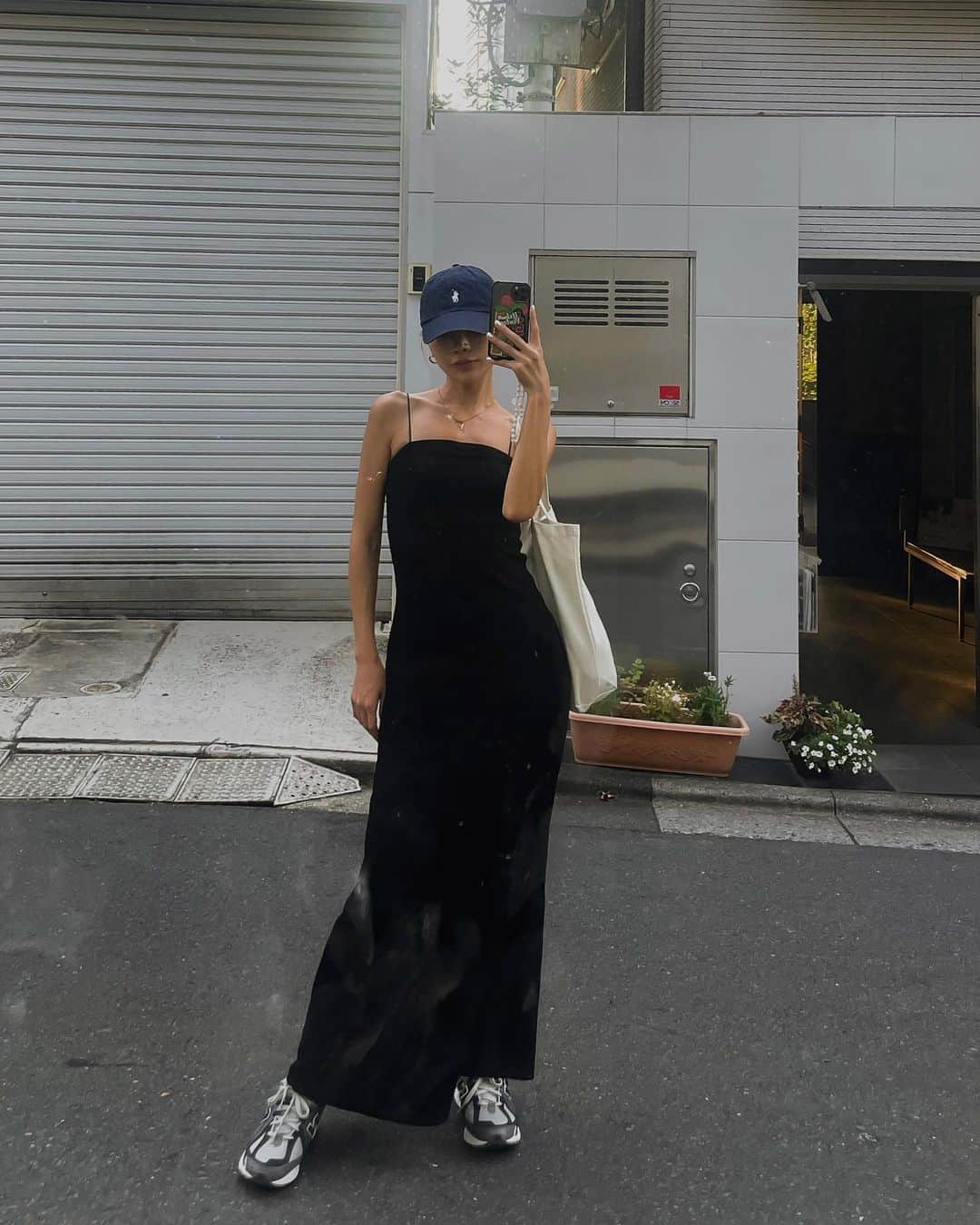 宮川由衣子さんのインスタグラム写真 - (宮川由衣子Instagram)「. 昨日の #outfit 💦 すっぴんの日は帽子深かぶりに限る☺️ ワンピースはパット付きなのでほぼ裸の気持ち☺️#怖 この時期ありがたいワンピースです☺️ #fashion #outfit #ootd」7月27日 19時29分 - yuiko_miyagawa