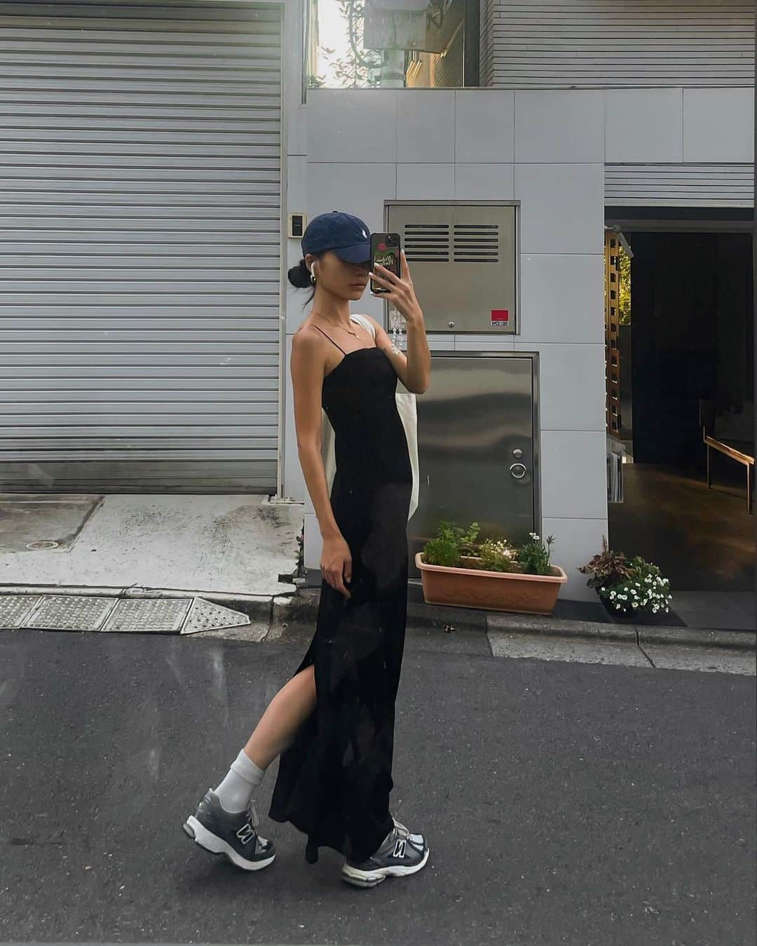 宮川由衣子さんのインスタグラム写真 - (宮川由衣子Instagram)「. 昨日の #outfit 💦 すっぴんの日は帽子深かぶりに限る☺️ ワンピースはパット付きなのでほぼ裸の気持ち☺️#怖 この時期ありがたいワンピースです☺️ #fashion #outfit #ootd」7月27日 19時29分 - yuiko_miyagawa