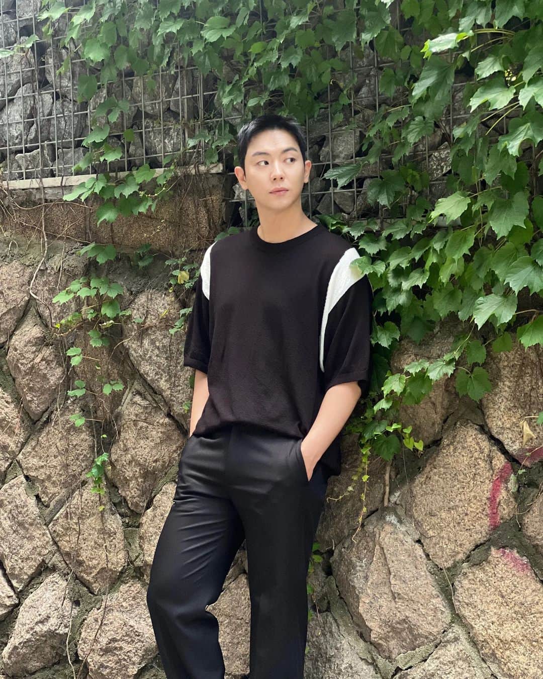 アン・ウヨンのインスタグラム：「인터뷰 비하인드2」