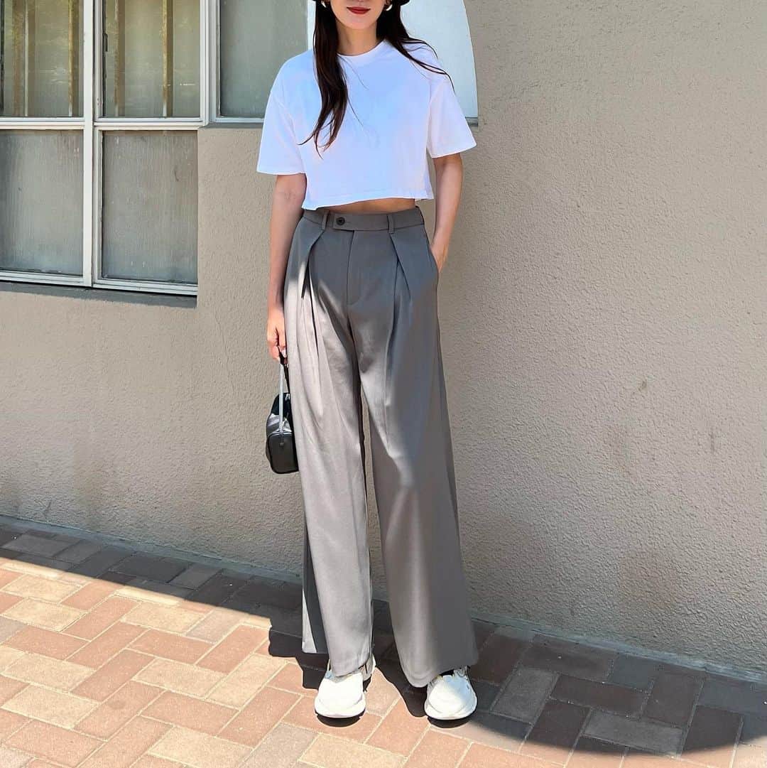 Nagiのインスタグラム：「楽ちんな服多め🫢  tops. #zara bottom. #gu shoes. #lacoste   #code#fashion#コーデ#ファッション#シンプル#シンプルコーデ#カジュアル」