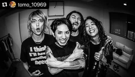 ONE OK ROCK WORLDさんのインスタグラム写真 - (ONE OK ROCK WORLDInstagram)「- ◼️6月から始まった、MUSE WILL OF THE PEOPLE のヨーロッパツアーのサポートアクトと、同時開催された ONE OK ROCK LUXURY DISEASE EUROPE TOUR2023 のワンマンライブ、全公演修了！ メンバー、スタッフの皆様お疲れ様でした！ ONE OK ROCK、また皆様の事を誇りに思います！  少し休憩し、次はアジアツアー！  ⬜︎The supporting acts of the European tour of MUSE WILL OF THE PEOPLE, which started in June, and the one-man live of ONE OK ROCK LUXURY DISEASE EUROPE TOUR 2023, which was held at the same time, have been completed! Thank you to all the members and crews for your hard work! We are proud of ONE OK ROCK and all of you!  After a short break, the next stop is Asia ! -  #oneokrockofficial #10969taka #toru_10969 #tomo_10969 #ryota_0809 #luxurydisease#luxurydisease europetour2023#willofthepeople#eurpetour2023」7月27日 19時44分 - oneokrockworld