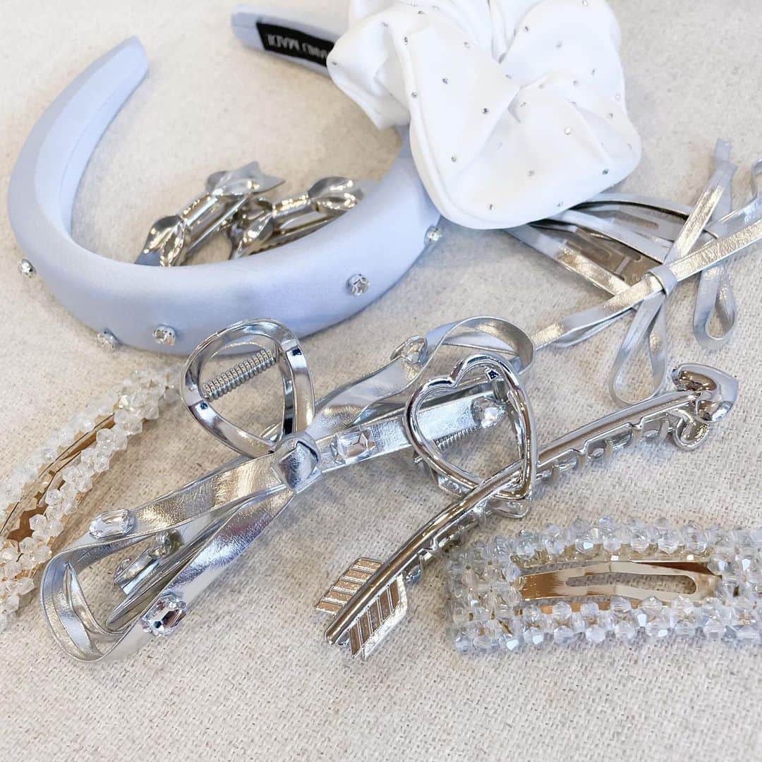 越智ゆらの（ゆらゆら）さんのインスタグラム写真 - (越智ゆらの（ゆらゆら）Instagram)「全部shein💎🪿🩹  #shein #acsessories #hairaccessories #jewelry #silver #ribbon」7月27日 20時04分 - yula1018