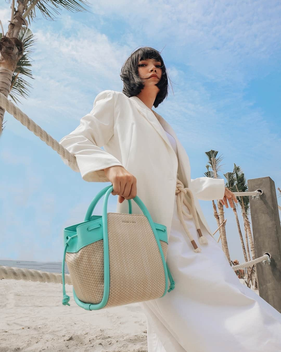 CHARLES & KEITH JAPAN CHARLES & KEITHさんのインスタグラム写真 - (CHARLES & KEITH JAPAN CHARLES & KEITHInstagram)「Mint Greenのディテールが特徴のアシュビー ラフィアトートバッグは、夏のワードローブに鮮やかで爽やかなポップカラーをプラス。⁠ ⁠ @ Ashby アシュビー ラフィアトートバッグ⁠ @ アンクルストラップ エスパドリーユフラット ⁠ #SummersCalling⁠ #CharlesKeithSS23⁠ #ImwithCharlesKeith」7月27日 20時00分 - charleskeith_jp