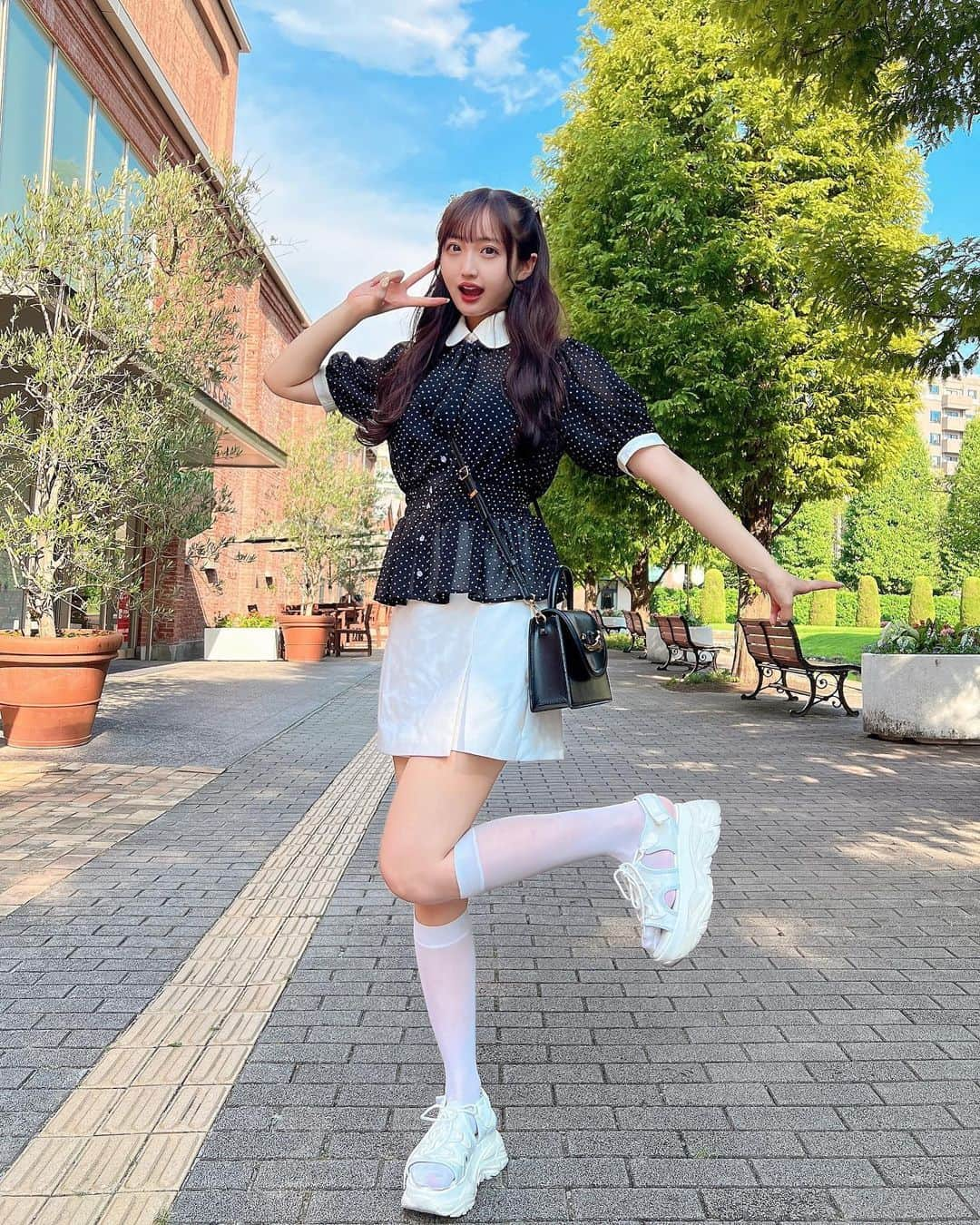 星野麻里愛さんのインスタグラム写真 - (星野麻里愛Instagram)「今日ははーふちゅいんっ⁽⁽ଘ( ˙꒳​˙ )ଓ⁾⁾  #ハーフツインテール #ハーフツイン#ヘアアレンジ #ココアカラー#ベージュカラー #公園コーデ#トリートユアセルフ #treatyourself」7月27日 20時21分 - maria.pink28