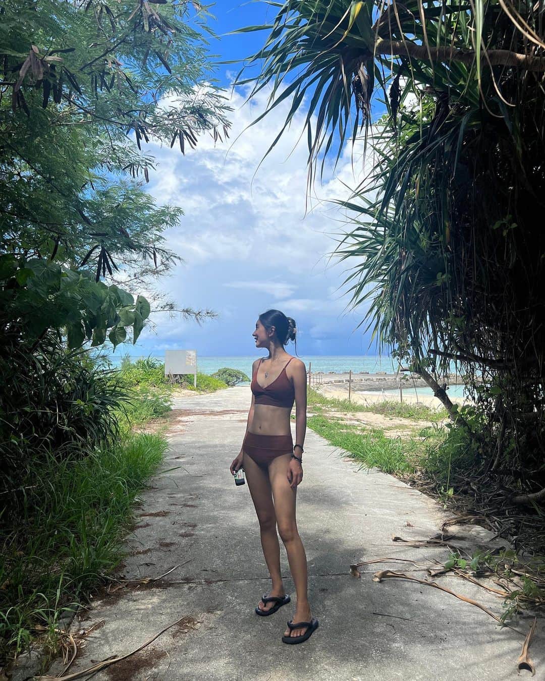 キム・ドユンのインスタグラム：「沖縄戻りてぇからずっと写真載せ続ける😏🥲🫠🤍🩵💙」