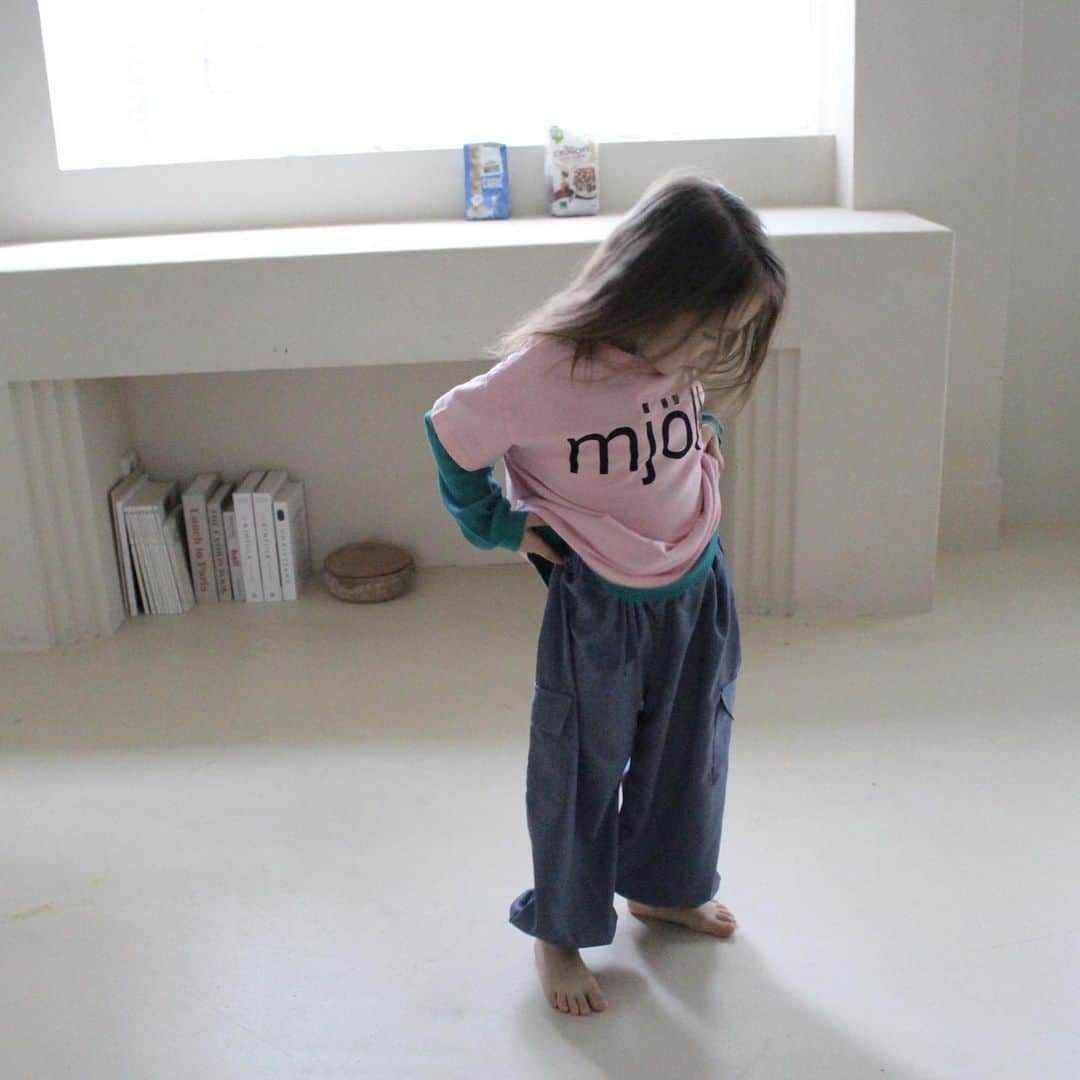 monmimi1さんのインスタグラム写真 - (monmimi1Instagram)「. . お問い合わせ たくさん いただいたので🙈  このTシャツの インナーに 着用したのは torachan kumachan wanchan の グリーンのくまちゃんです。 ピンクとグリーンの 組み合わせは 古着を思わせてくれるから わくわく するんですよ ね ♡」7月27日 20時22分 - monmimi1