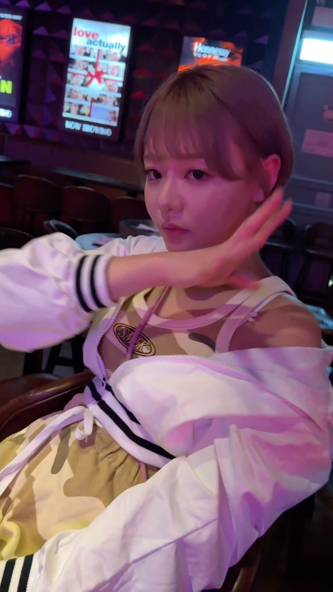 浜崎真緒のインスタグラム：「Drunken MAO🍺」
