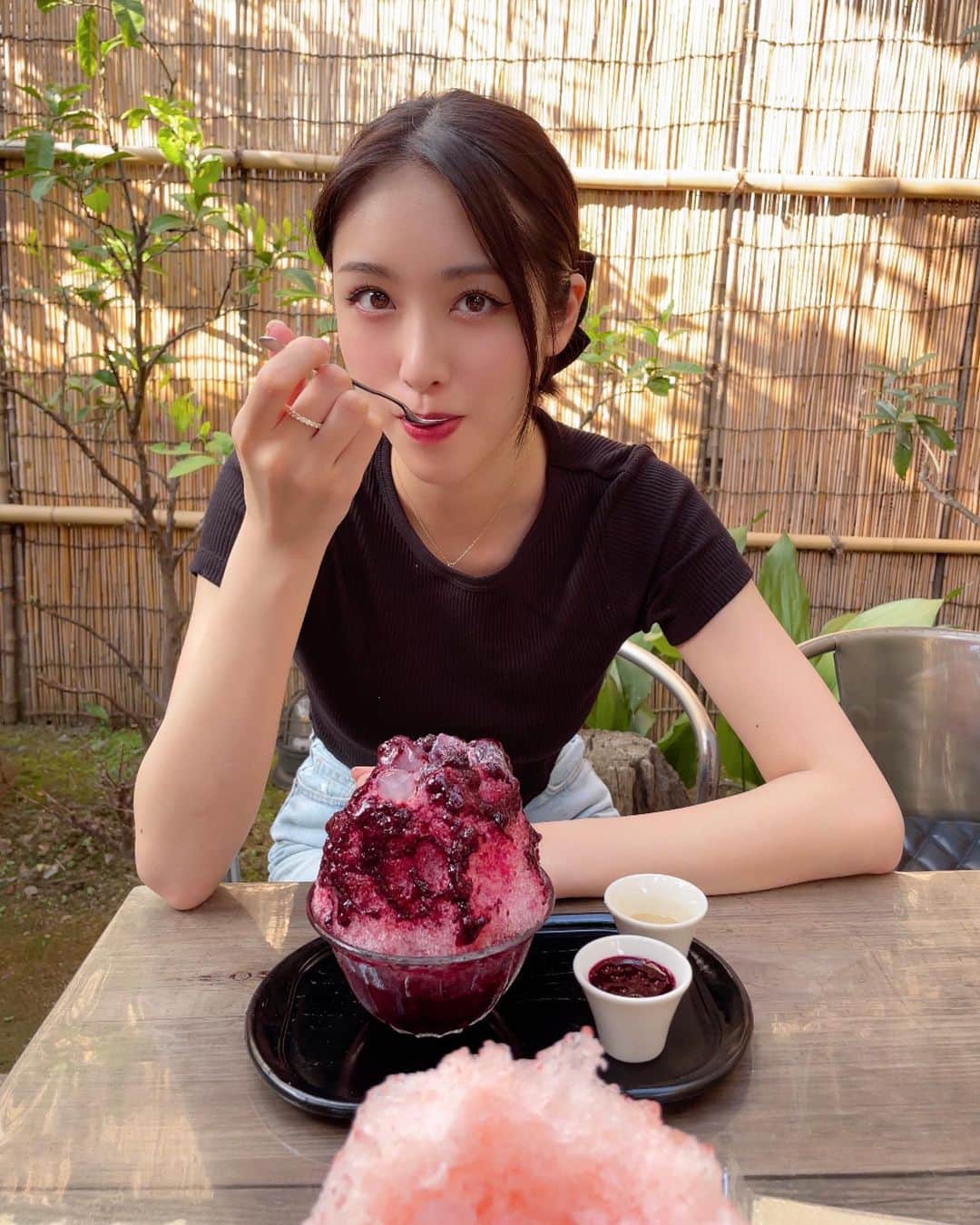 CHIAKIさんのインスタグラム写真 - (CHIAKIInstagram)「. 今年、かき氷巡りしてみたい🍧 きな粉のかき氷食べてみたいの！  ちょっとお行儀悪くてごめんなさい🦭」7月27日 20時39分 - cjd_chiaki