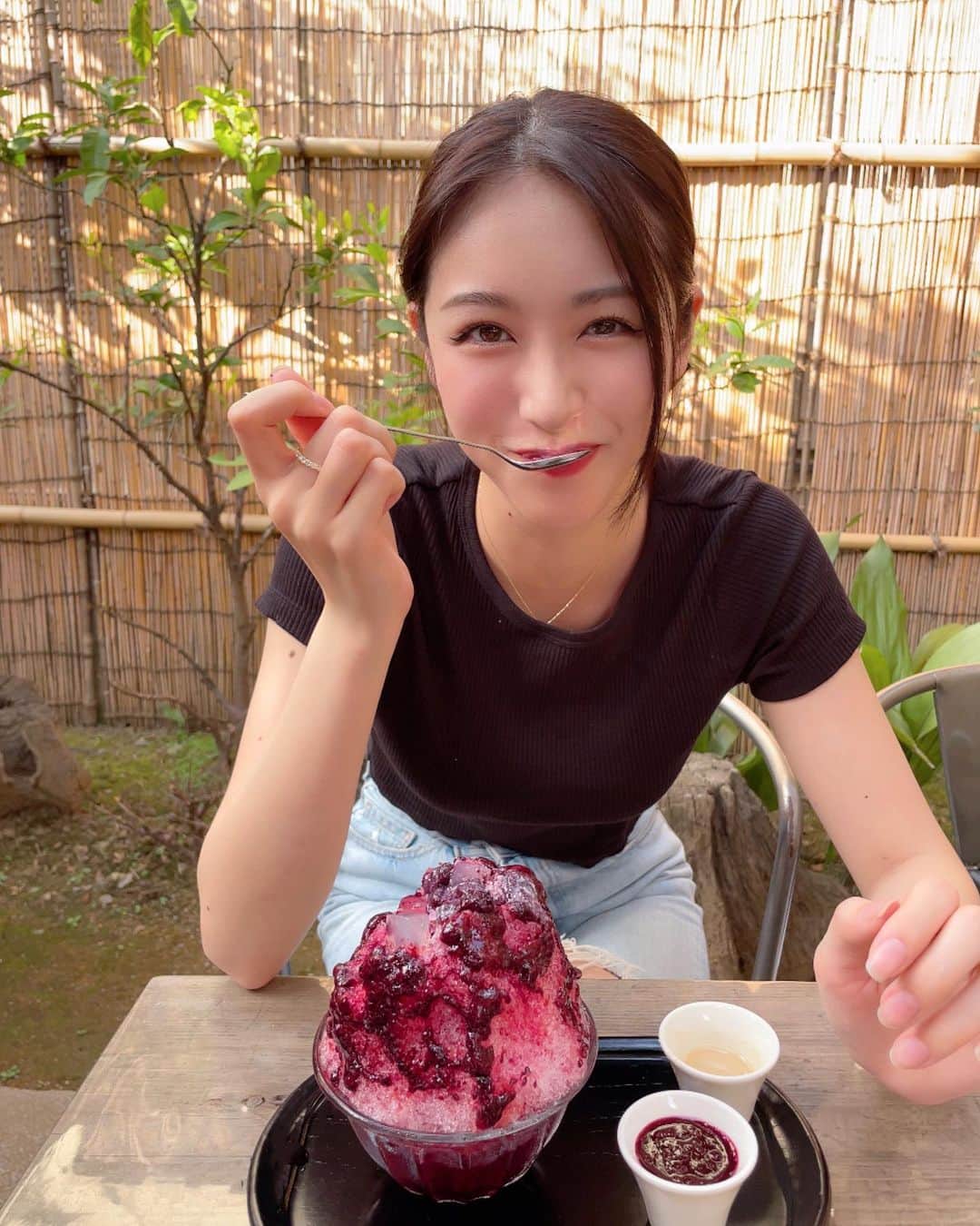 CHIAKIさんのインスタグラム写真 - (CHIAKIInstagram)「. 今年、かき氷巡りしてみたい🍧 きな粉のかき氷食べてみたいの！  ちょっとお行儀悪くてごめんなさい🦭」7月27日 20時39分 - cjd_chiaki