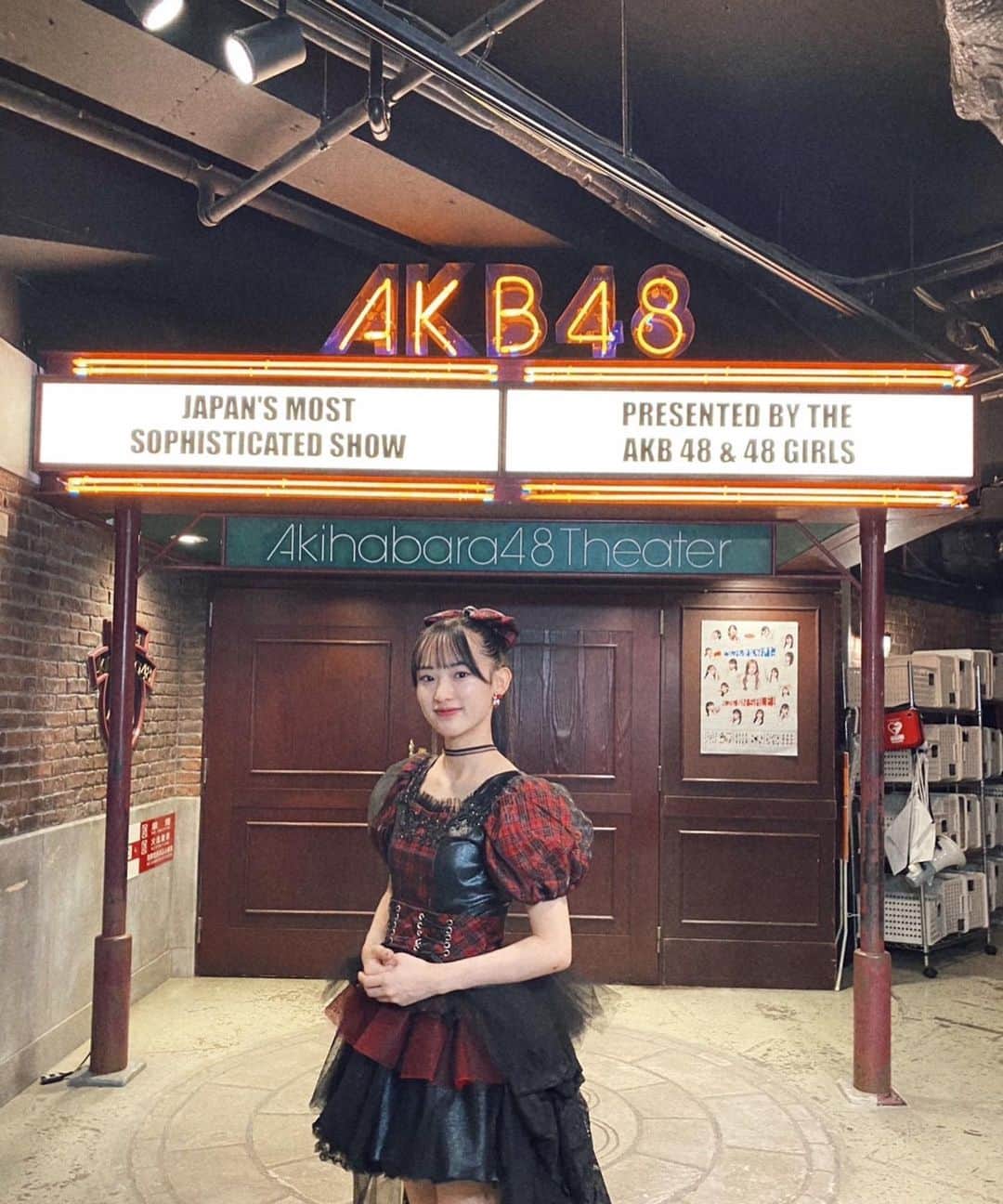 歌田初夏さんのインスタグラム写真 - (歌田初夏Instagram)「2023.7.20 歌田初夏卒業公演  赤チェックの卒業ドレス  皆さんの予想、当たりましたか？？☺️  最後のステージで最後に着るものだから、個人的に1番アイドルでAKB48の歌田初夏でいたい！  と思い、AKB48らしい衣装のようなドレスをリクエストしました！  そんなこだわりを全部入れていただいて、本番ギリギリまで頑張ってくださりこんな素敵なドレスが完成いたしました🥲  作ってくださったのはもちろん　@osarecompany  さんです！  こんな素敵な卒業ドレスを作っていただけで私は幸せだ。  #AKB48 #AKB48卒業公演　#卒業ドレス　#ドレス　#赤チェック　#歌田初夏卒業公演　#秋葉原　#akb48劇場」7月27日 20時40分 - utahatsu78