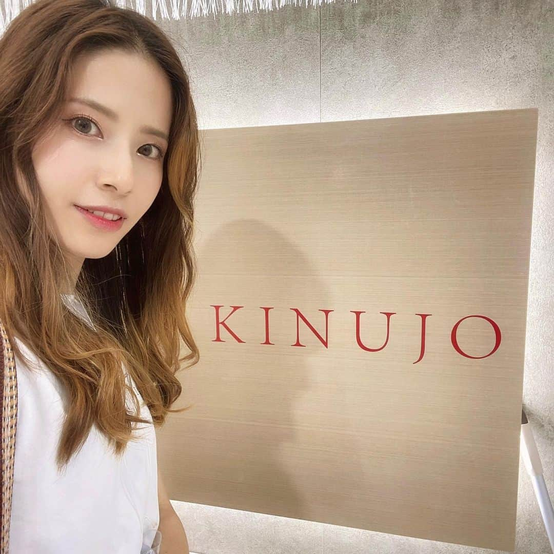 SAKURAのインスタグラム：「#KINUJO #キヌージョ #絹女 #ドライヤー #カールアイロン #ストレートアイロン  #美容家電  #軽くて手が疲れない #コンパクトなのに大風量 #可愛いデザイン #特殊なシルクプレート #髪の水分逃さない #スタイリング長持ち #秒速で起ち上がる #ハイトーンカラーもツヤツヤ  ハッシュタグ❗️  . #BeautyWorldJapan  #ビューティーワールドジャパン  #BWJ #BWJ名古屋 #ポートメッセ名古屋  #名古屋市 #金城ふ頭  #ヘアスタイリング #ヘアアレンジ #美容好きな人と繋がりたい  #美容が好き」