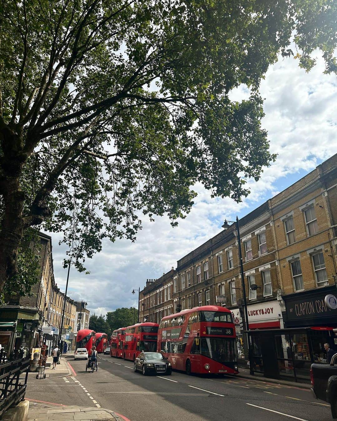 Sakuのインスタグラム：「✴︎ I'm in London!🇬🇧」