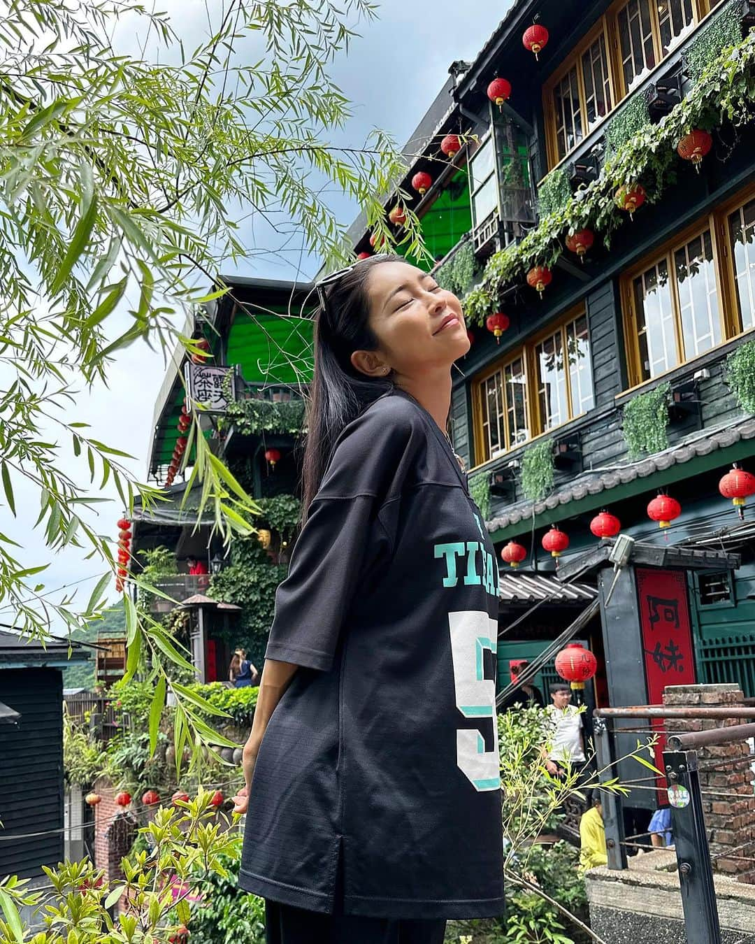 十枝梨菜さんのインスタグラム写真 - (十枝梨菜Instagram)「chihiro (*´︶`*) #taiwan #jiufen #shifen」7月27日 20時40分 - rinatoeda0611