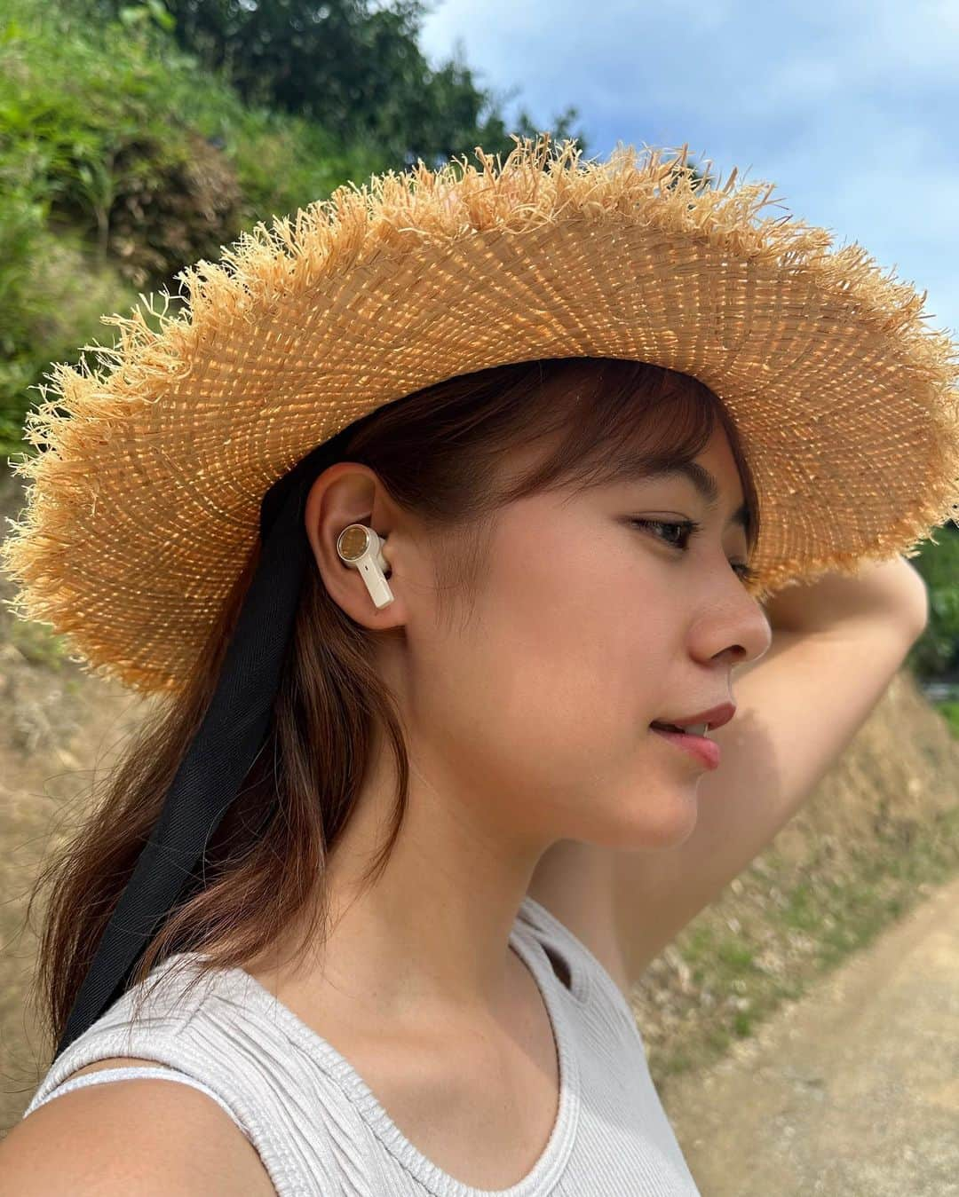 Asano Minamiのインスタグラム：「イヤホンを新しくした🎵 @bangolufsen のイヤホン、めちゃくちゃ音がクリア！ Spotifyと連携して自分が聴く音楽のテイストでアバターが作れるのも楽しい！  #BangOlufsen  #BangOlufsenJapan #BeoplayEX #Seeyourselfinsound  #音に映るキミに会いに」