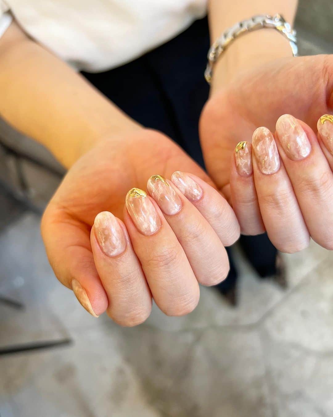 Kana Kobayashiさんのインスタグラム写真 - (Kana KobayashiInstagram)「#nails #marble #ネイル #ネイルデザイン #ネイルアート #マーブルネイル #夏ネイル #ぷくぷくネイル」7月27日 20時42分 - anela_kana