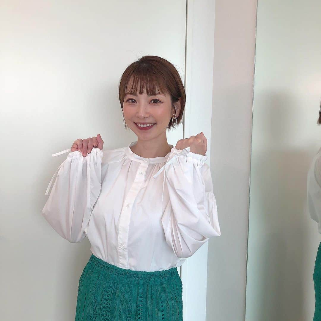 奈良岡希実子さんのインスタグラム写真 - (奈良岡希実子Instagram)「きょうの大阪は暑かったですよー！ 夜も暑いので熱中症気をつけてくださいね。 #PR #ミヤネ屋 #気象予報士 #衣装 #aries_official_acct さん #いつもありがとうございます」7月27日 20時43分 - naraoka_kimiko