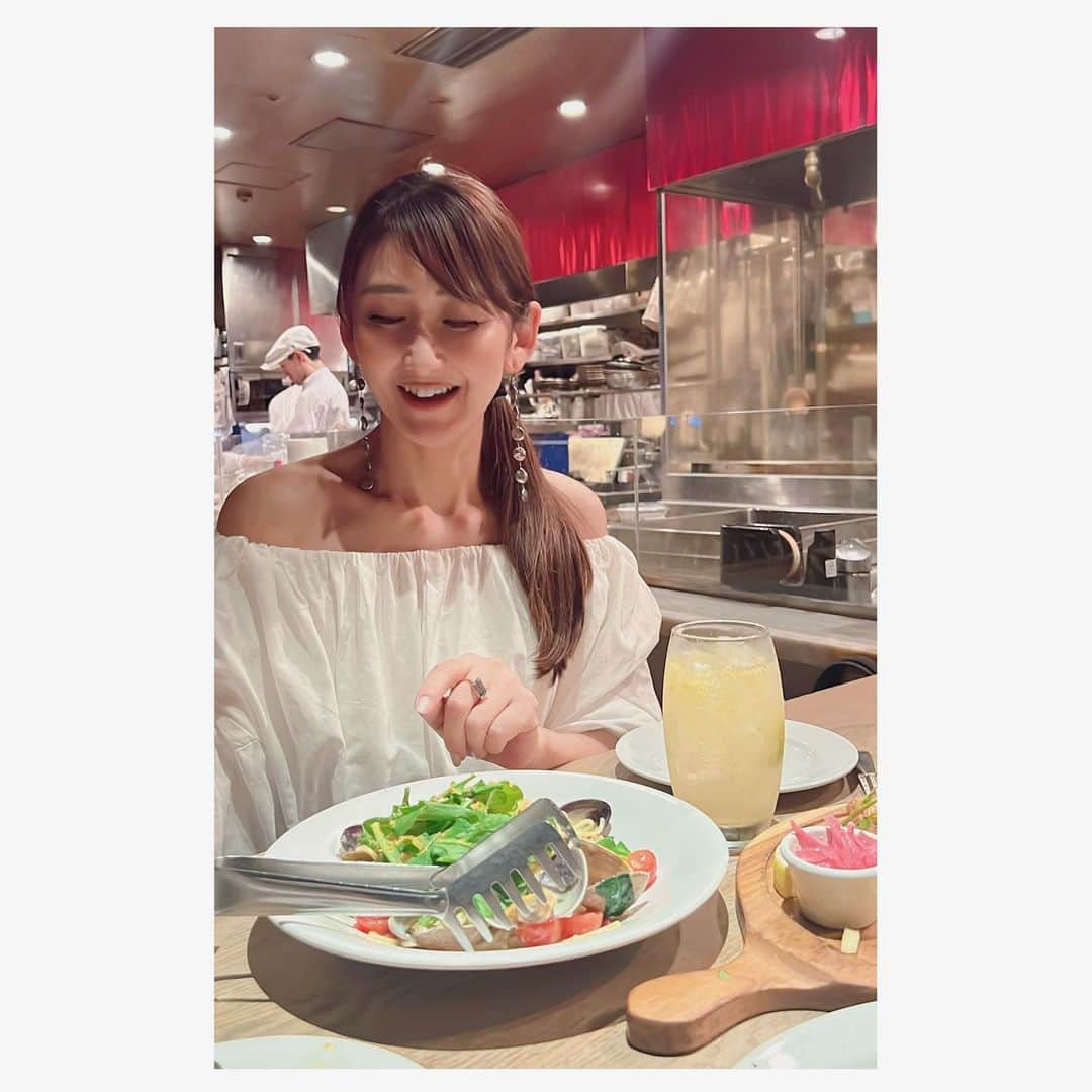 t.krmeさんのインスタグラム写真 - (t.krmeInstagram)「夏休み突入してすぐ… 娘達とわちゃわちゃご飯😋 女子会楽しいね💕  Tops:#nave  #fashion #cordinate #casualstyle #casual#mom#outfit  #大人カジュアル #大人コーデ #ママコーデ#大人っぽコーデ #きれいめスタイル   #大人シンプルコーデ#accessories #stellarhollywood #ネイブ#ステラハリウッド」7月27日 21時04分 - t.krme