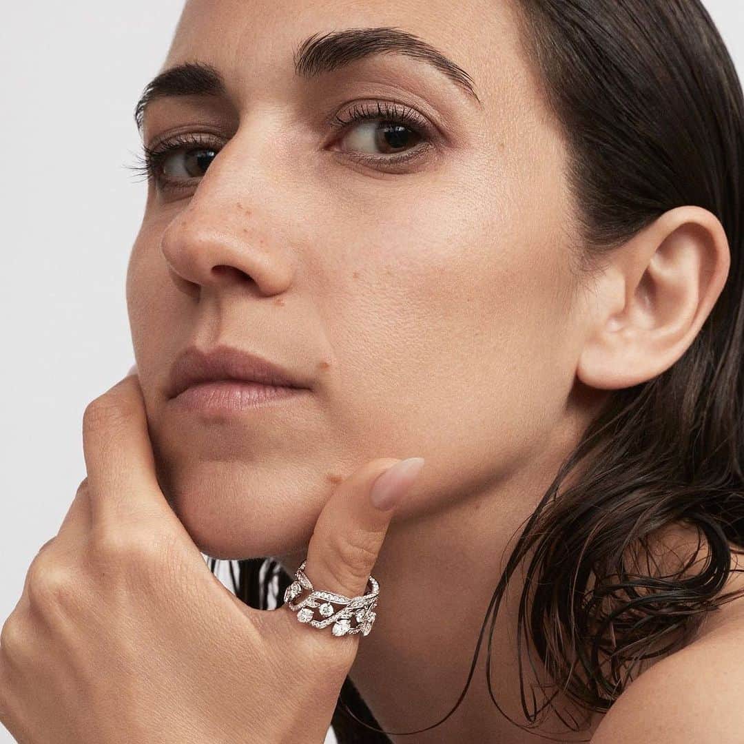 デルフィナデレトレズのインスタグラム：「‘Catena’ ring   Fendi Haute Joaillerie」