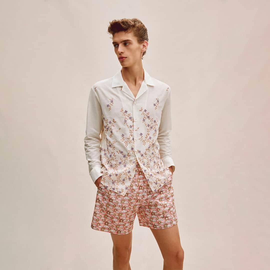 ポール&ジョーのインスタグラム：「looking for pastel colors for summer? this outfit is what you need! ⁠ ⁠ #paulandjoe #paulandjoeparis #ss23 #lookbook #menswear」