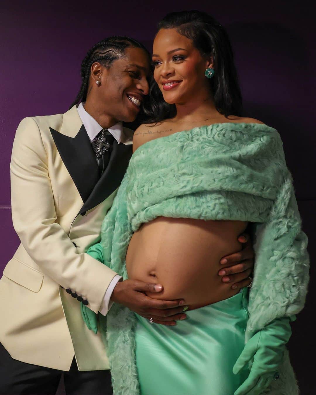 British Vogueさんのインスタグラム写真 - (British VogueInstagram)「#Rihanna update: she’s still the queen of maternity dressing. Approaching her second pregnancy in the same vein as her first, the singer has been characteristically bold with belly-baring gowns and bejewelled on-stage looks. As she approaches the final stages of her pregnancy, click the link in bio to look back through her best maternity moments.」7月27日 21時00分 - britishvogue