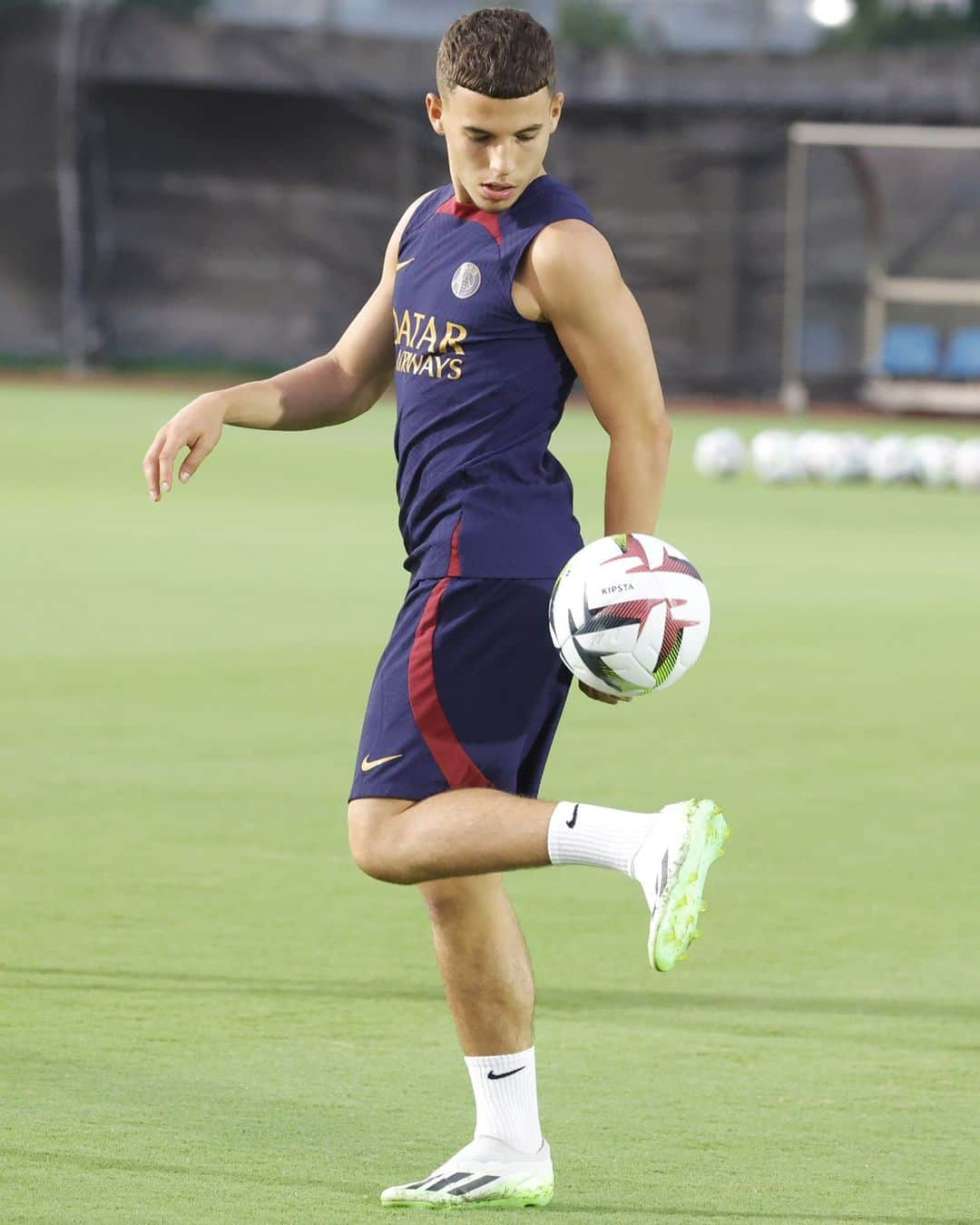 パリ・サンジェルマンFCさんのインスタグラム写真 - (パリ・サンジェルマンFCInstagram)「𝙴𝚟𝚎𝚗𝚒𝚗𝚐 training session in Osaka! 🟥🟦🇯🇵  #PSGJapanTour2023 #ParisSaintGermain #PSG #PSGTraining」7月27日 21時03分 - psg