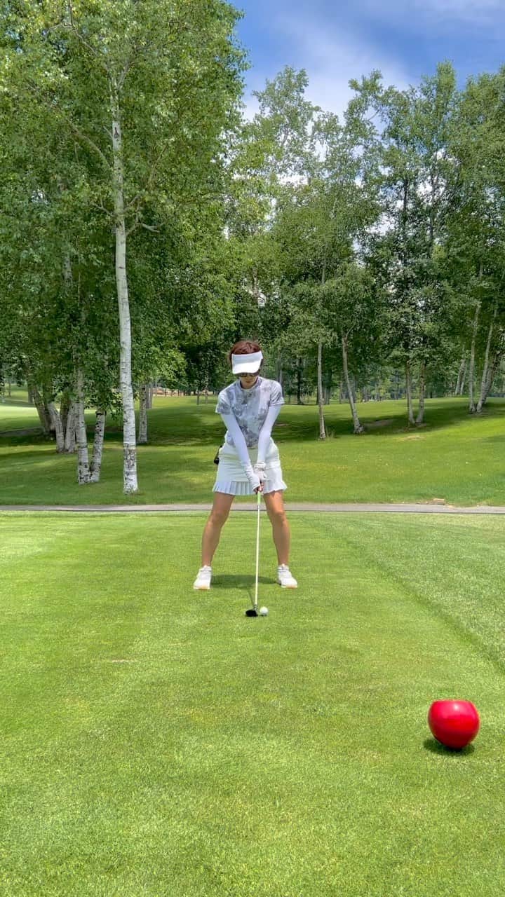 Alyssaのインスタグラム：「1番好きなクラブはUTです。  ドライバーが調子悪い日でも アイアンが調子悪い日でも 1番安定して当たってくれる😌  スイングはもう少しでブレイクスルーな気がするような、しないような🤔  #instagolf #golstagram #골프스타그램　#ゴルフ #golf #골프연습 #골프 #ゴルフ女子 #女子ゴルフ #スイング動画 #ゴルフスイング」