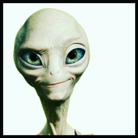 ニック・フロストのインスタグラム：「Called it!  #aliens  #ufo  #uap」