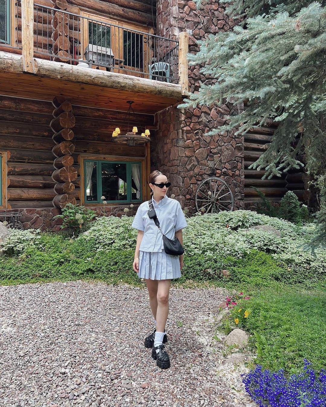 翁安芸さんのインスタグラム写真 - (翁安芸Instagram)「@prada event in ASPEN😎🌿  #prada #プラダ #aspen #アスペン #cookthemountain #thehighlights #seajapan」7月28日 7時12分 - akinyc