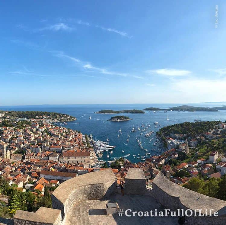 マリン・チリッチのインスタグラム：「Do you need some vitamin sea? :) Come and get it in Croatia! ☀️☀️🌊🌊 ⠀ #CroatiaFullOfBeaches #CroatiaFullOfLife」