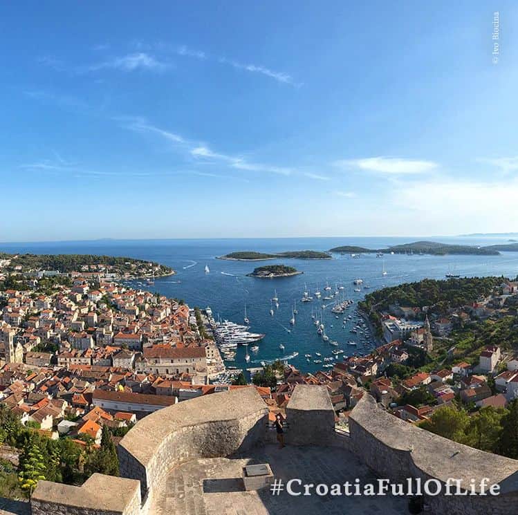 マリン・チリッチさんのインスタグラム写真 - (マリン・チリッチInstagram)「Do you need some vitamin sea? :) Come and get it in Croatia! ☀️☀️🌊🌊 ⠀ #CroatiaFullOfBeaches #CroatiaFullOfLife」7月27日 22時54分 - marincilic