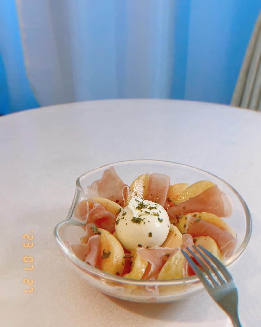 兒玉遥のインスタグラム：「桃ブラータ🍑作って食べた。  めっちゃ美味しい。リピ確。  #桃ブラータ #ブラータ #桃」