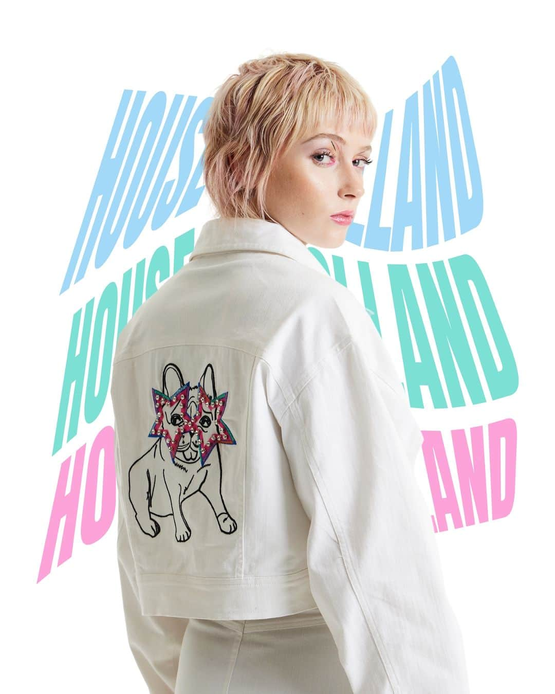 ハウスオブホランドのインスタグラム：「Unleash your style with a touch of attitude! 🐾💖 Introducing our Bulldog Embroidered White Denim Jacket – a must-have for the fashion-forward rebels! 🐶💥  #houseofholland #ss23 #summerstyle #fashionstyle #bolddesign #bebold #maximalistfashion #ukfashion」