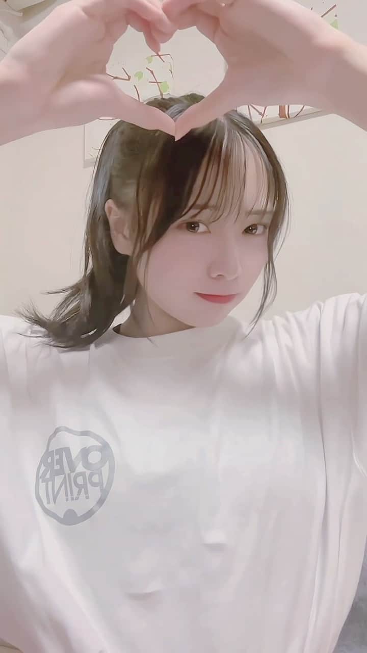 金山奈々絵のインスタグラム：「顔丸くて途中の丸シンデレラフィット！！」