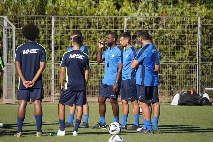 アンリ・ベディモのインスタグラム：「Reprise⚽️Time #u17nationaux#coachingsoccer #travail #courage #paillade #plaisir #famille @mhscofficiel」