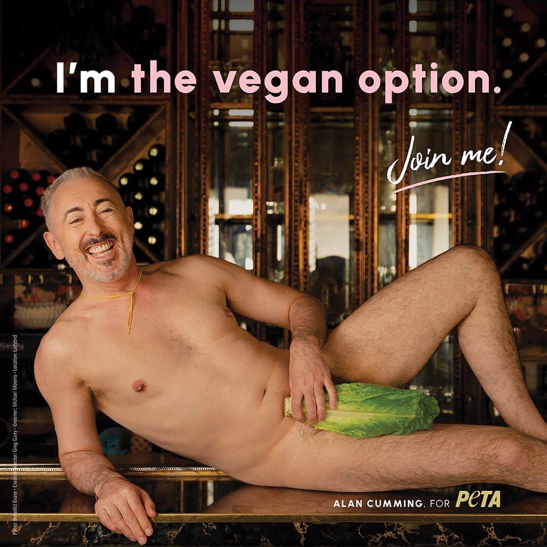 アラン・カミングのインスタグラム：「just another day in the east village getting naked for @peta   📷 Photographer: @benedict_evans  🙌 Creative Director: @eyesofgreggarry  ✂ Groomer: Michael Moreno @michaelmorenohair   🍷Shot on the bar at Ladybird @ladybird_nyc」