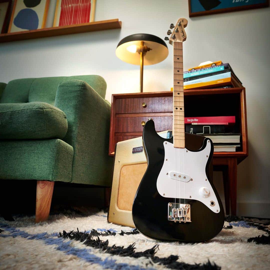 Fender Guitarさんのインスタグラム写真 - (Fender GuitarInstagram)「Introducing the cutest Fenders you'll ever see. We teamed up with @Loogguitars to make mini versions of our most iconic models — a perfect beginner guitar for kids of all ages. Head to the link in bio to learn more.」7月28日 0時57分 - fender