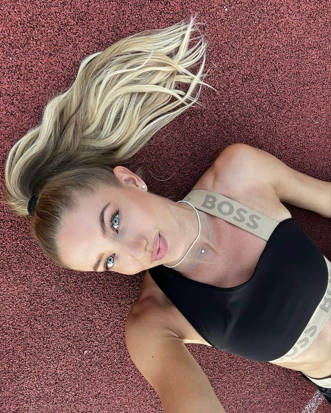 アリカ・シュミットのインスタグラム：「My happy place 🫶🏼  #trackandfield」