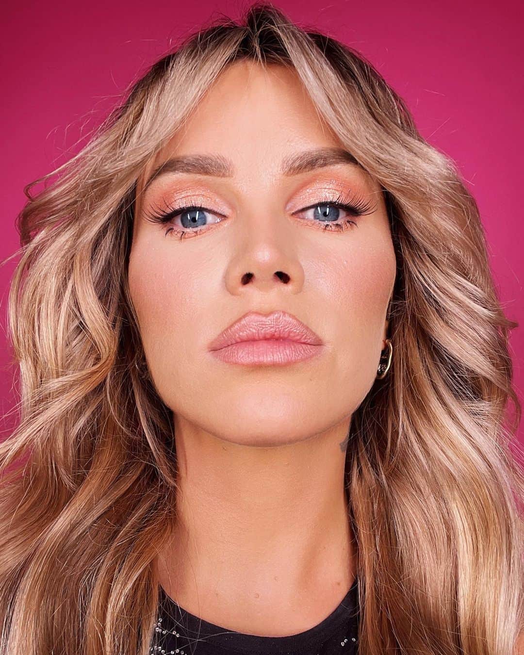 Juliett K.のインスタグラム：「🌸🌺🌸 by @gaba_hair_story @magdapieczonkamakeup #barbiemakeup #pinkmakeup #longhair #happygirl #barbie #changelook」