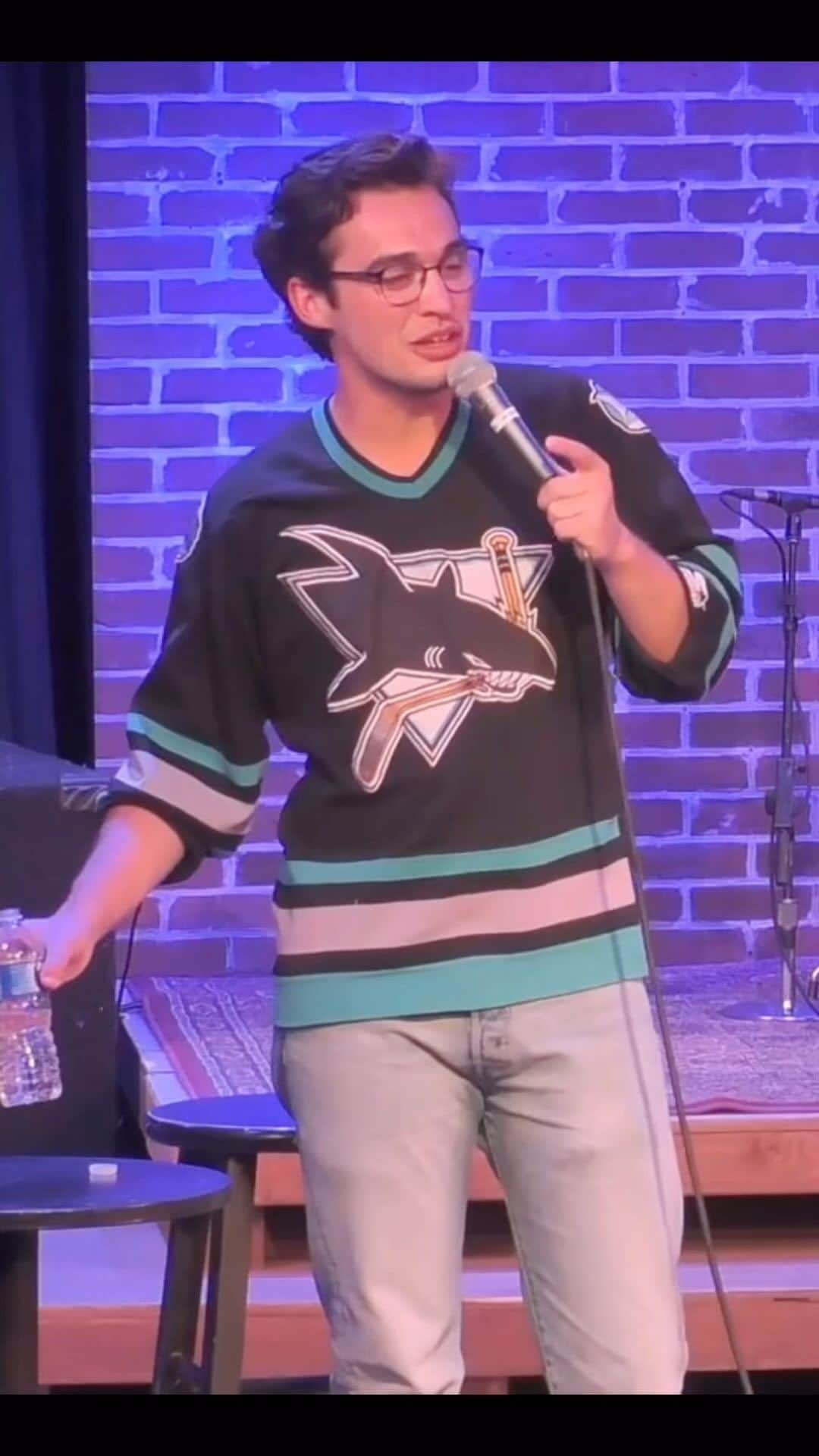 ジョーイ・ブラッグのインスタグラム：「ALL I GOT IS MILK BASED MATERIAL, BABBYYYYY!!! . . .  #StandUp #StandUpComedy #Comedy #Milk #FrenchRevolution #DisneyChannel #France #SanJose #SanJoseSharks」