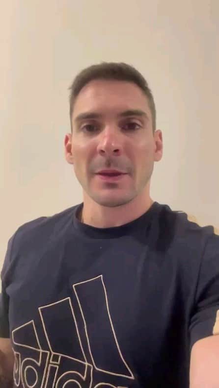 のインスタグラム：「Se liga nesse recado pra lá de especial! Neste domingo (30), o atleta olímpico @arthurzanetti desembarca aqui no #SescGuarulhos para bater um papo com o público e ainda ensinar algumas técnicas sobre a ginástica olímpica. Imperdível, né? Chega mais! Dia 30, 15h30. Gratuito e aberto para todas as pessoas.」