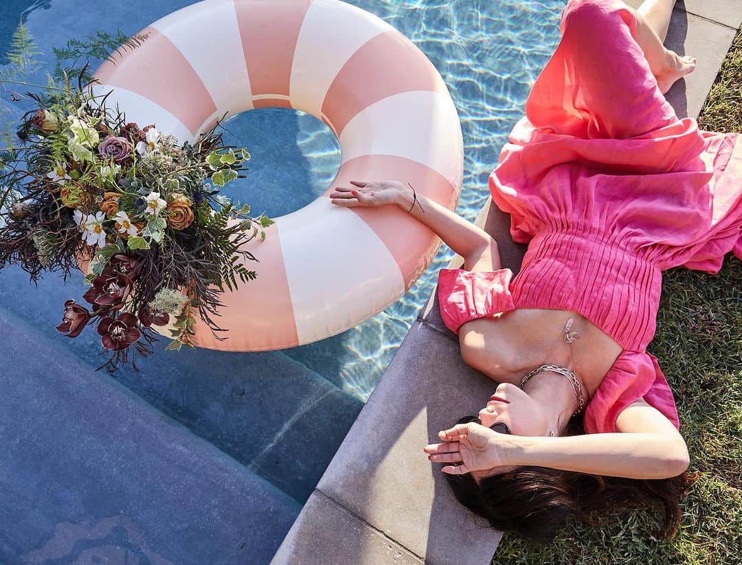 アビゲイル・スペンサーのインスタグラム：「I’ve got that #summertime summertime sadness. I’ve got that summertime, #barbie #madness  #thinkpink w @countylineflorals  📷 @jennapeffley @stephanieschuster」