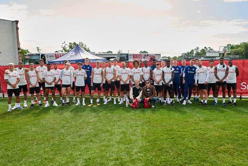 ベイリー・マディソンさんのインスタグラム写真 - (ベイリー・マディソンInstagram)「United! United! Uniteddd! ❤️ Thank you @manchesterunited for having us!! An honor getting to watch the boys train, and what a win at MetLife Stadium! Thank you to the players, and the entire @manchesterunited team for your warmth and gracious welcome. Have a healthy, safe and successful season! X B&B」7月28日 4時12分 - baileemadison